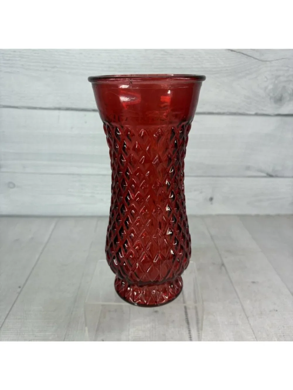 Ruby Red 993# Criss Cross Diamond Design 8.5